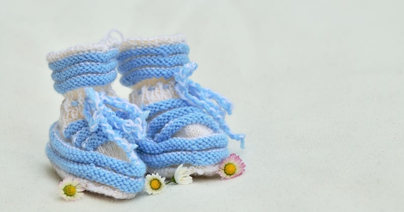 L’étiquette et le protocole pour rédiger un faire-part de naissance sans faux pas