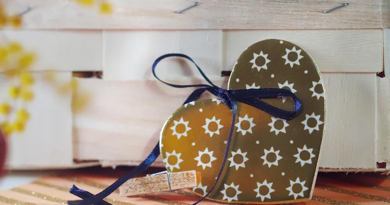 Une invitation bohème chic peut être sobre et même minimaliste
