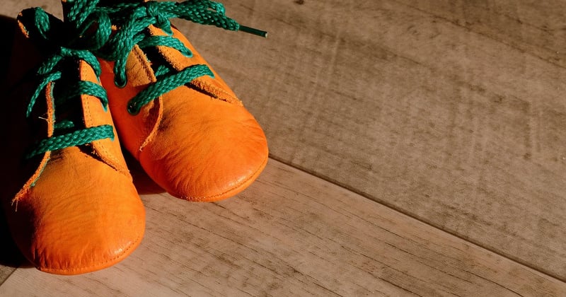 Faire-part de naissance minimalistes : les tendances modernes qui subliment l'annonce